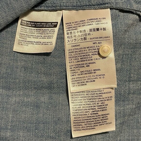 Levi’s Women's Blue Denim Off The Shoulder Button Down Blouse Top Size M - Picture 8 of 8